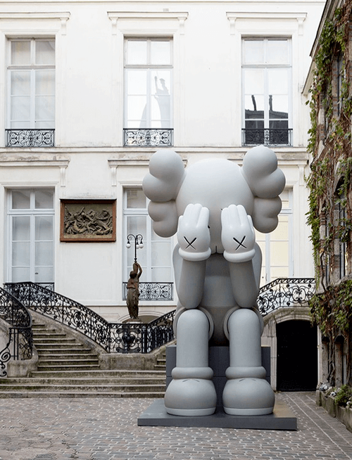 Kaws figure -  France